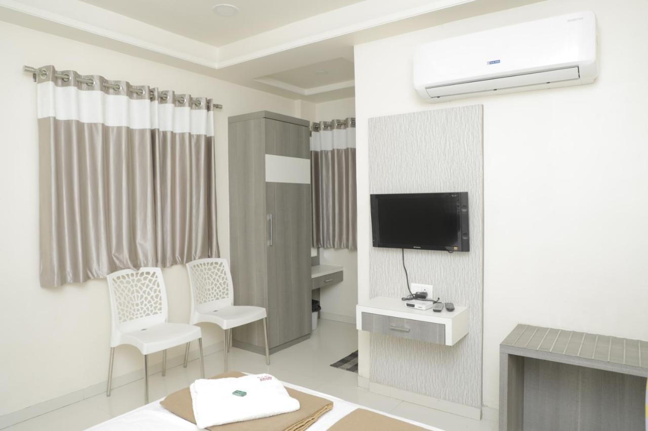 Hotel Lotus Chandrapur Екстер'єр фото