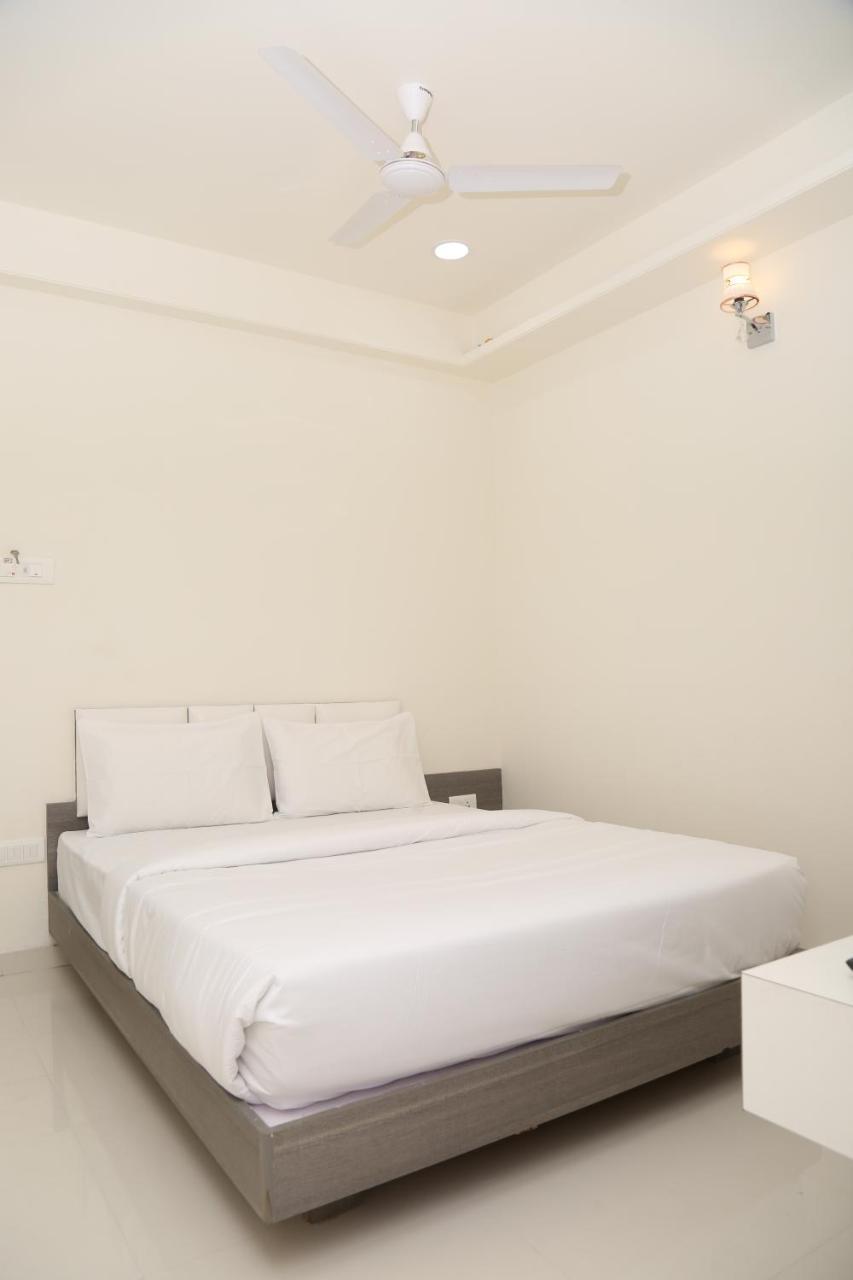 Hotel Lotus Chandrapur Екстер'єр фото