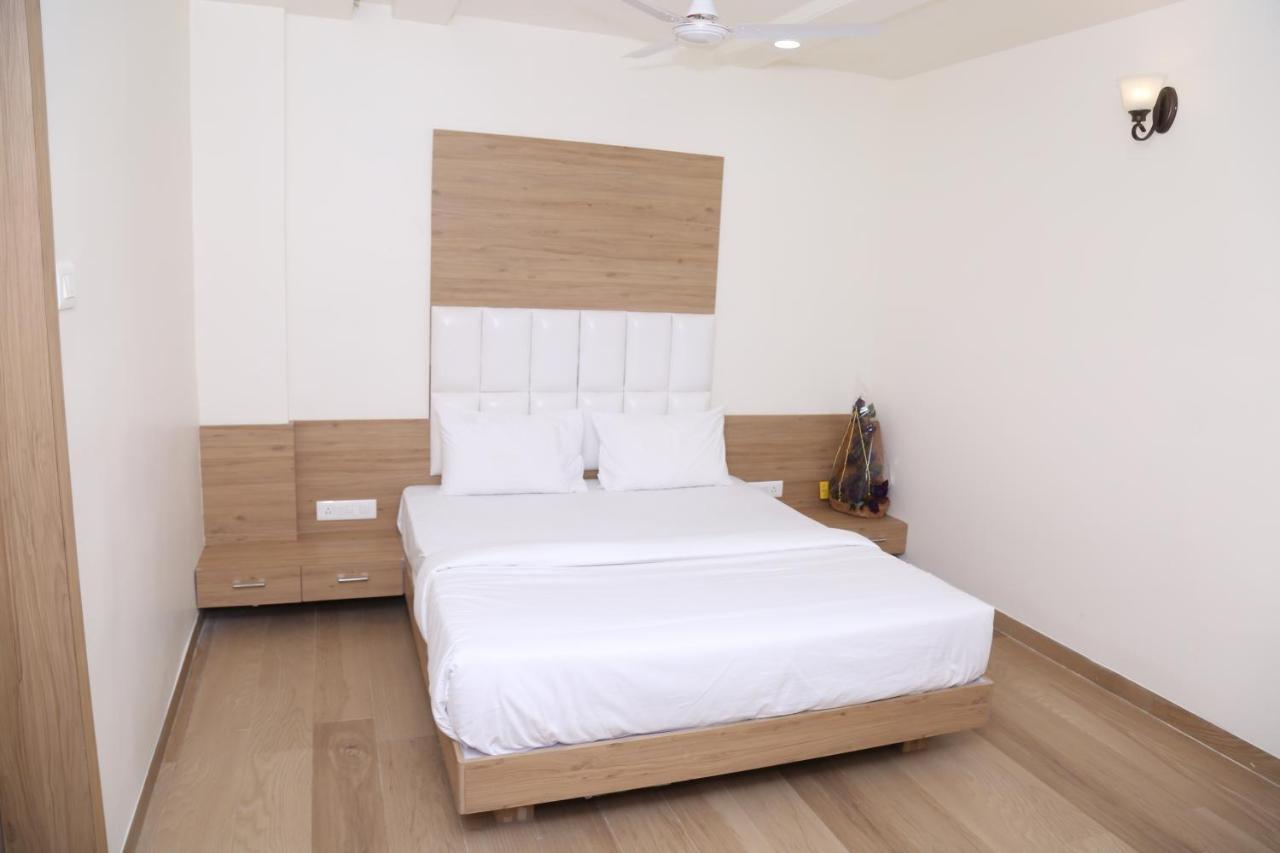 Hotel Lotus Chandrapur Екстер'єр фото