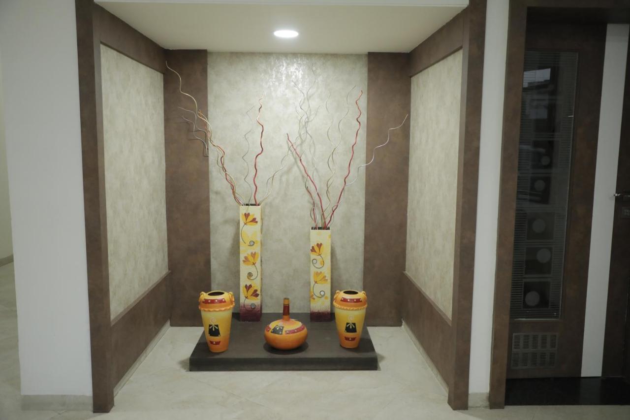 Hotel Lotus Chandrapur Екстер'єр фото