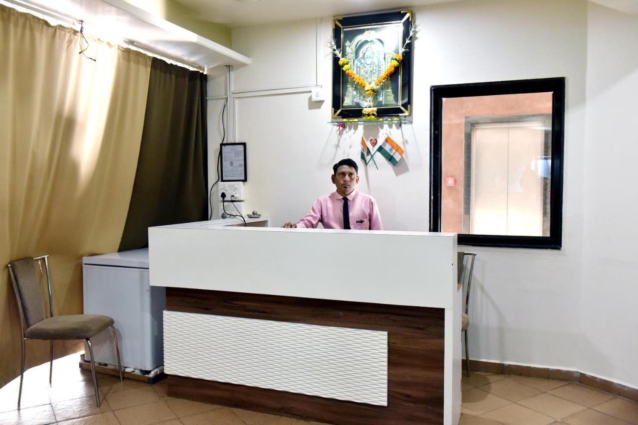 Hotel Lotus Chandrapur Екстер'єр фото
