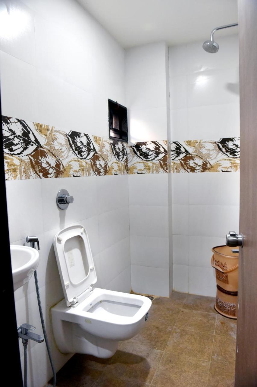 Hotel Lotus Chandrapur Екстер'єр фото