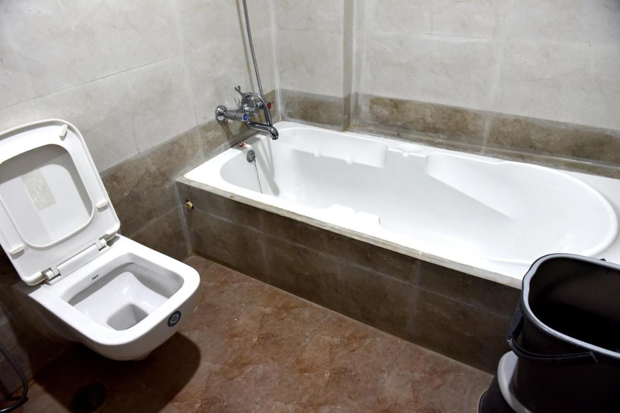 Hotel Lotus Chandrapur Екстер'єр фото