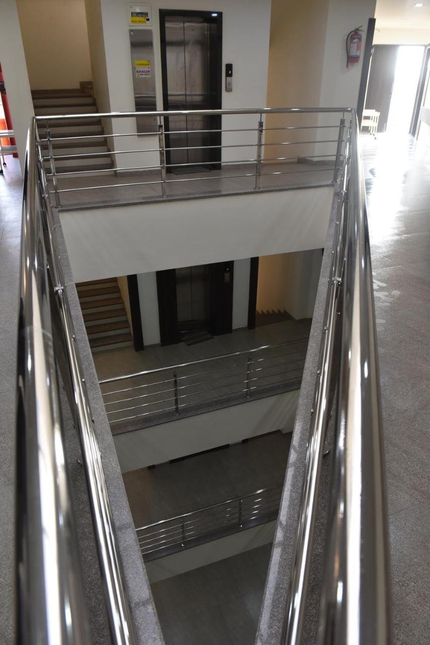 Hotel Lotus Chandrapur Екстер'єр фото